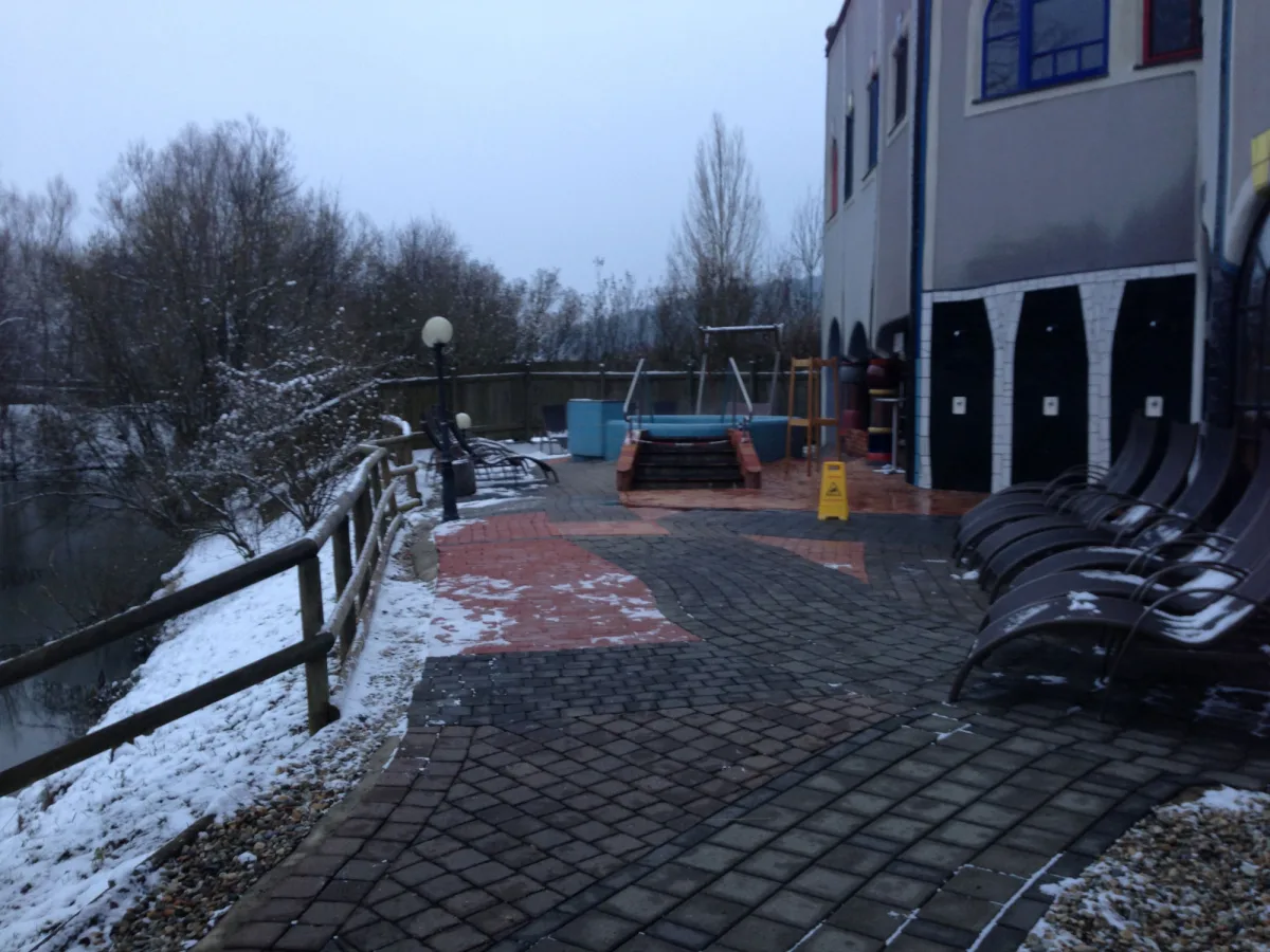 Außenbereich Sauna Therme Blumau